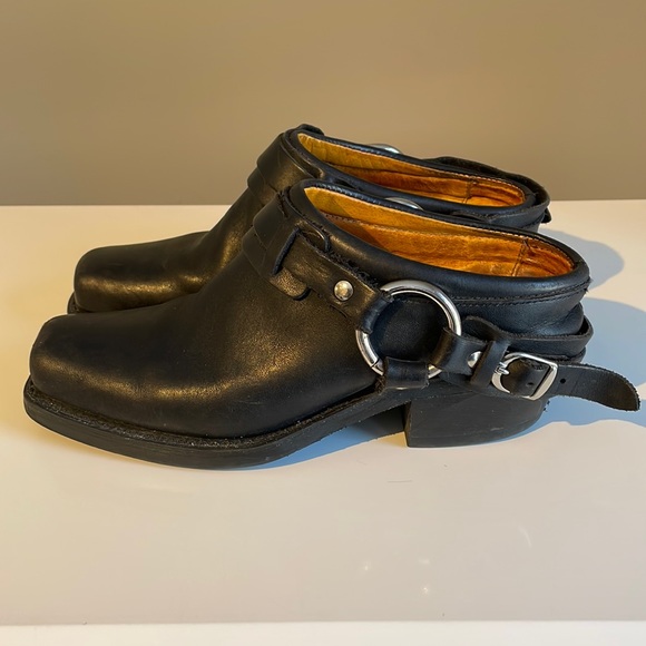 frye harness clogs